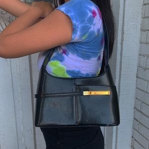 BLACK SHOULDER BAG